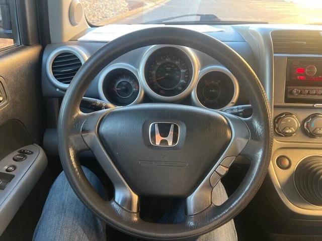 Photo of 2006 Rallye Red Honda Element