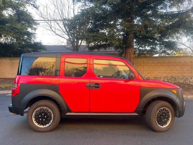 Photo of 2006 Rallye Red Honda Element