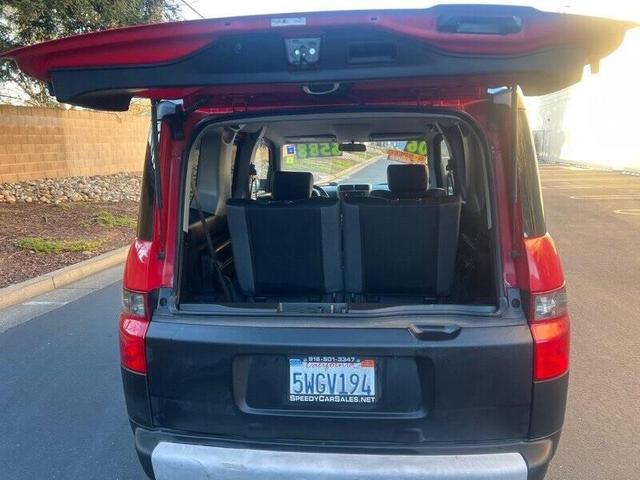 Photo of 2006 Rallye Red Honda Element