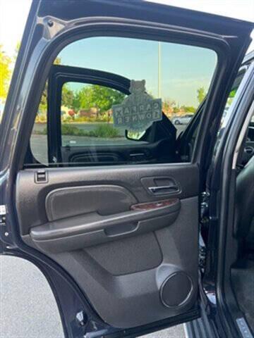 Photo of 2013 Carbon Black Metallic GMC Yukon