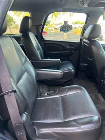 Photo of 2013 Carbon Black Metallic GMC Yukon