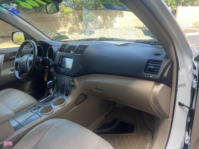 Photo of 2009 Blizzard Pearl Toyota Highlander