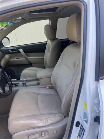 Photo of 2009 Blizzard Pearl Toyota Highlander
