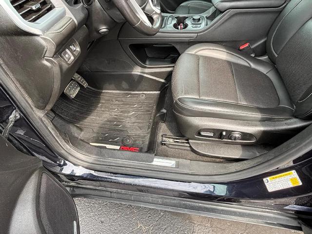 Photo of 2021 Midnight Blue Metallic GMC Acadia