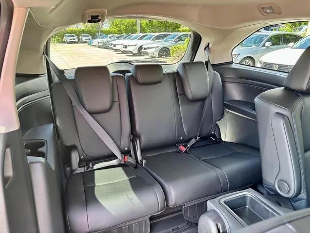 Photo of 2026 Platinum White Honda Odyssey