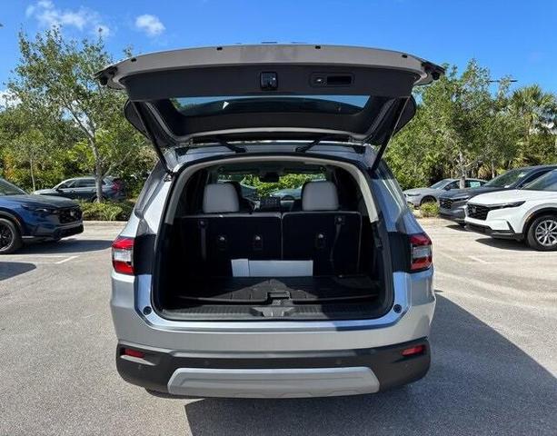 Photo of 2025 Lunar Silver Metallic Honda Pilot
