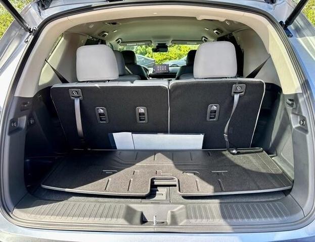 Photo of 2025 Lunar Silver Metallic Honda Pilot