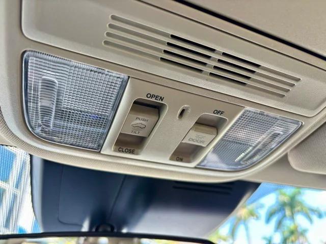 Photo of 2022 Platinum White Pearl Honda CR-V