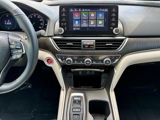 Photo of 2022 Platinum White Pearl Honda Accord