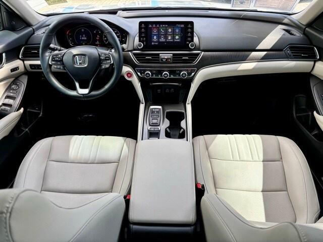 Photo of 2022 Platinum White Pearl Honda Accord