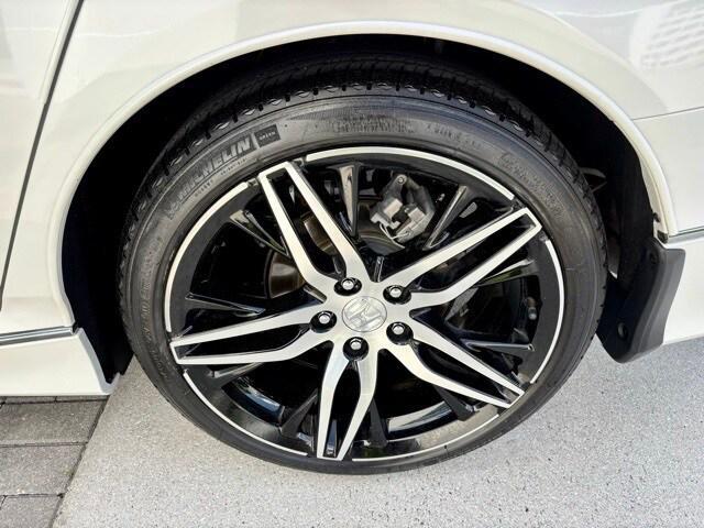 Photo of 2022 Platinum White Pearl Honda Accord