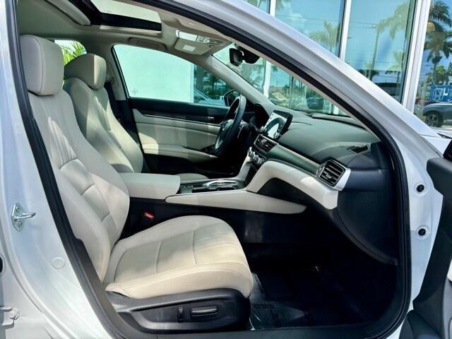 Photo of 2022 Platinum White Pearl Honda Accord