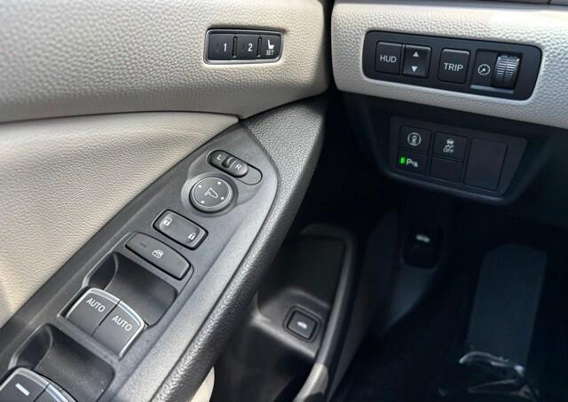 Photo of 2022 Platinum White Pearl Honda Accord