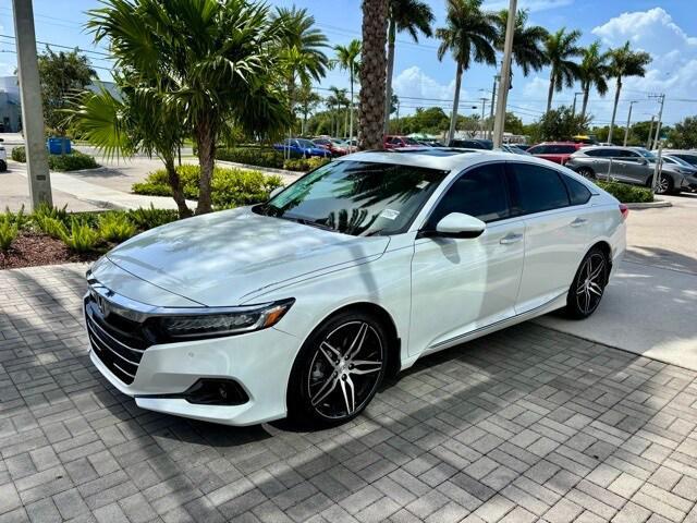 Photo of 2022 Platinum White Pearl Honda Accord