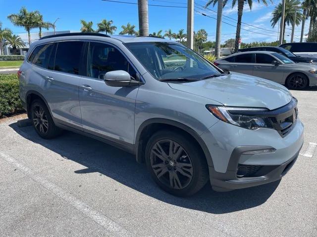 Photo of 2022 Gray Honda Pilot