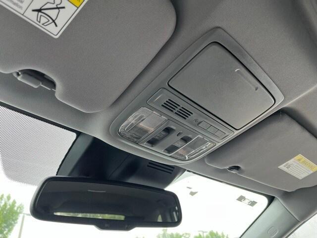 Photo of 2022 Platinum White Pearl Honda CR-V