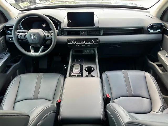 Photo of 2025 Modern Steel Honda Pilot