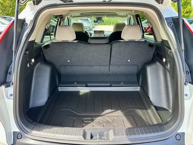 Photo of 2026 Platinum White Honda CR-V