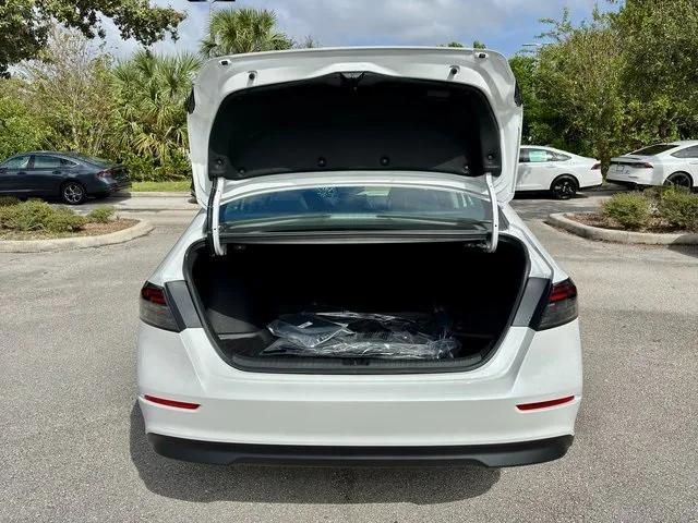 Photo of 2025 Platinum White Honda Accord