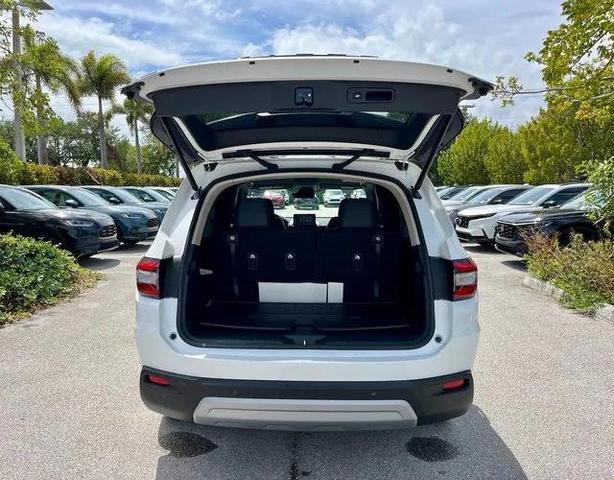 Photo of 2025 Platinum White Honda Pilot