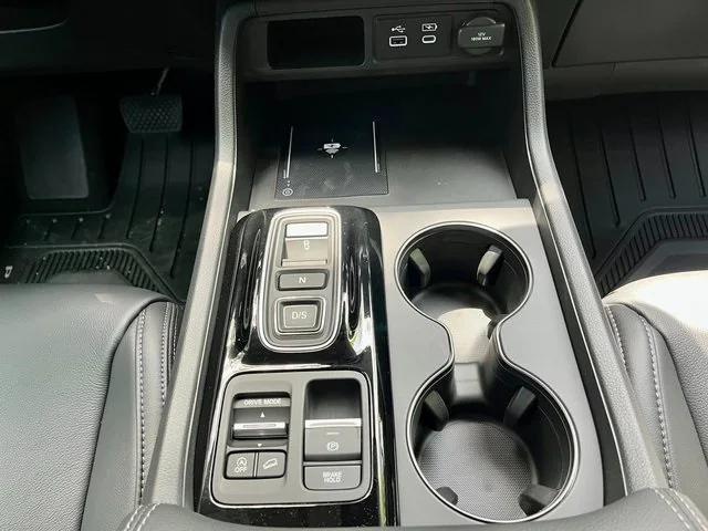 Photo of 2025 Platinum White Honda Pilot