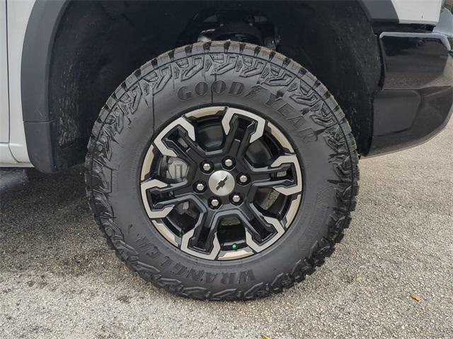 Photo of 2025 Summit White Chevrolet Silverado 1500