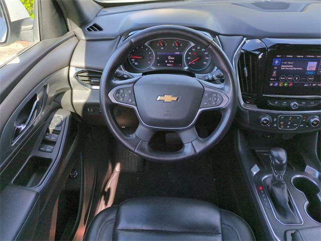 Photo of 2022 Summit White Chevrolet Traverse