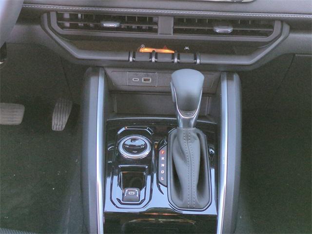 Photo of 2025 Summit White Chevrolet Colorado