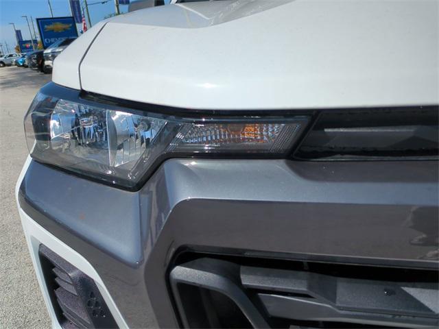 Photo of 2025 Summit White Chevrolet Colorado