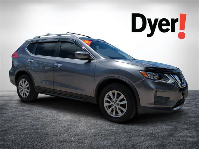 Photo of 2017 Gun Metallic Nissan Rogue
