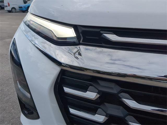 Photo of 2025 Summit White Chevrolet Equinox