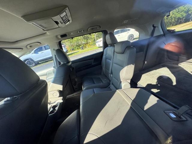 Photo of 2015 Crystal Black Pearl Honda Odyssey
