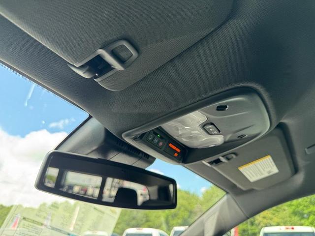 Photo of 2025 Summit White Chevrolet Colorado