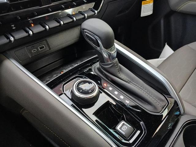 Photo of 2026 Summit White Chevrolet Colorado