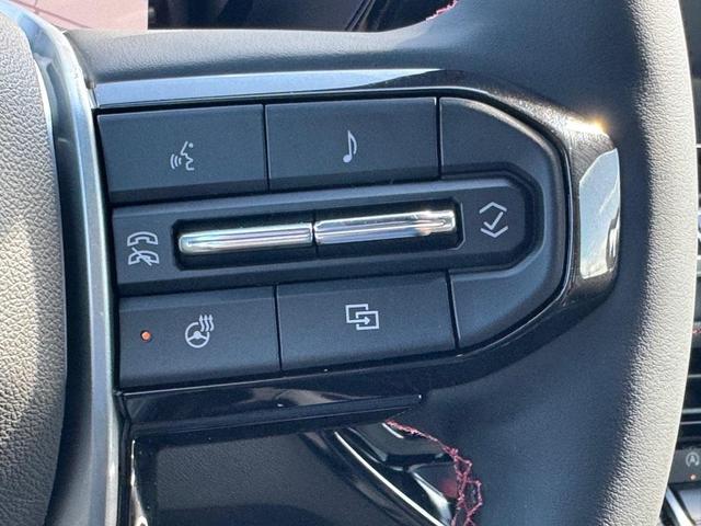 Photo of 2025 Radiant Red Tintcoat Chevrolet Colorado