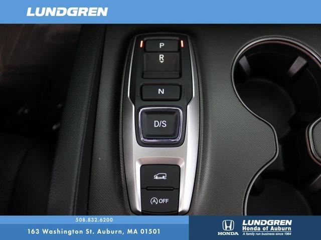 Photo of 2024 Platinum White Pearl Honda Passport