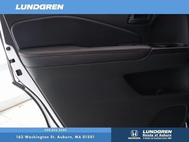 Photo of 2024 Platinum White Pearl Honda Passport