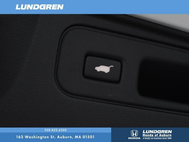 Photo of 2024 Platinum White Pearl Honda Passport