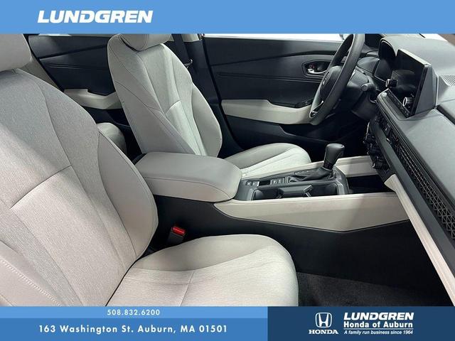 Photo of 2025 Platinum White Pearl Honda Accord