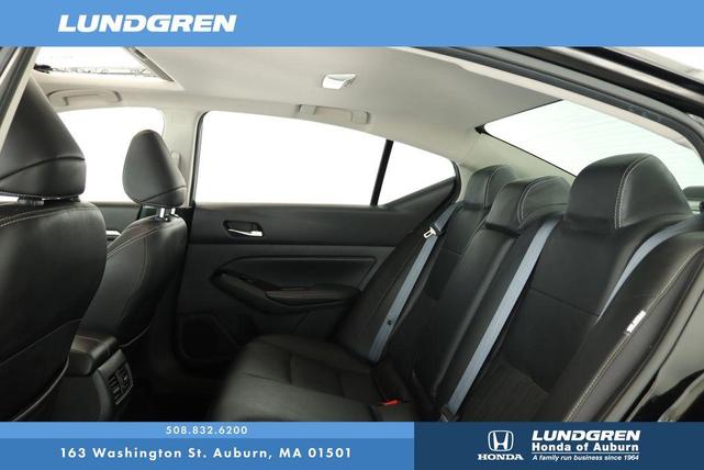 Photo of 2020 Black Nissan Altima
