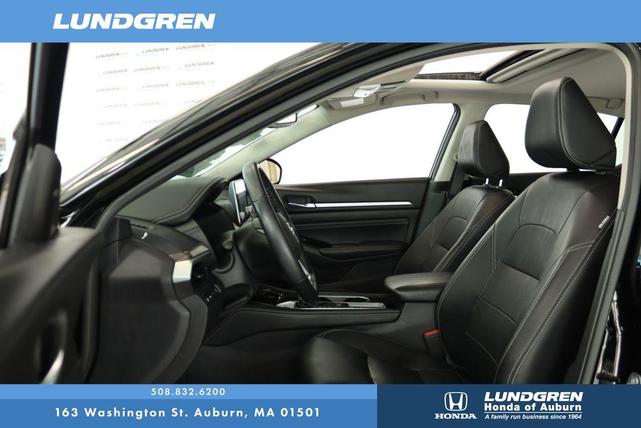 Photo of 2020 Black Nissan Altima