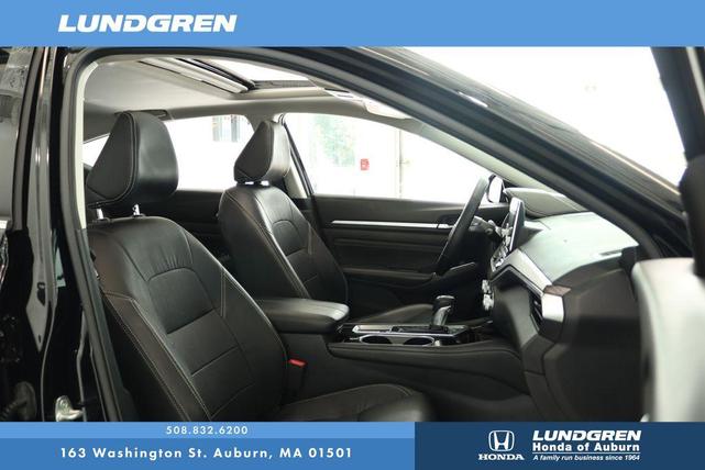 Photo of 2020 Black Nissan Altima