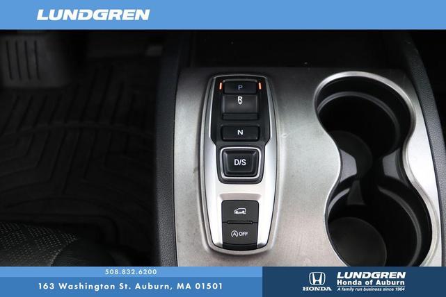 Photo of 2019 White Diamond Pearl Honda Passport