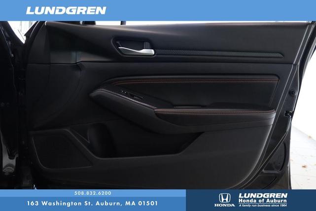 Photo of 2020 Black Nissan Altima