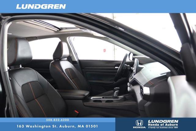 Photo of 2020 Black Nissan Altima