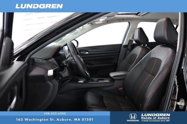 Photo of 2020 Black Nissan Altima