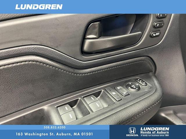 Photo of 2026 Crystal Black Honda Odyssey