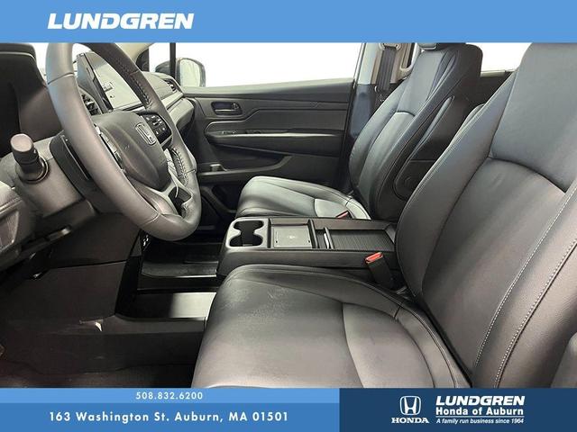 Photo of 2026 Crystal Black Honda Odyssey