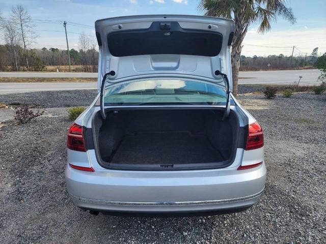 Photo of 2017 Reflex Silver Metallic Volkswagen Passat