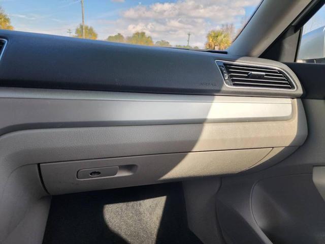 Photo of 2017 Reflex Silver Metallic Volkswagen Passat